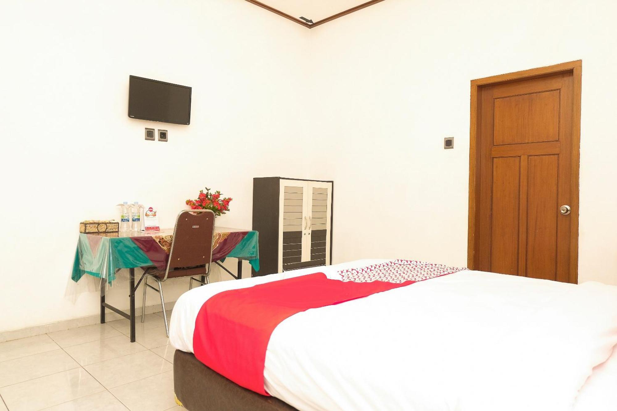 מאלאנג Super Oyo 353 Loesje Guest House Syariah מראה חיצוני תמונה