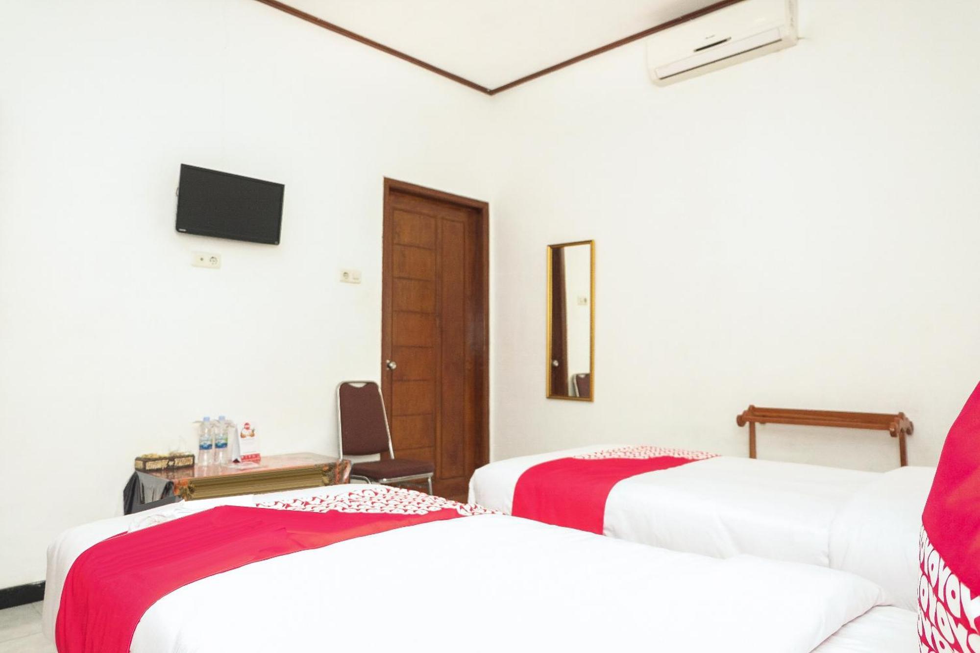 מאלאנג Super Oyo 353 Loesje Guest House Syariah מראה חיצוני תמונה