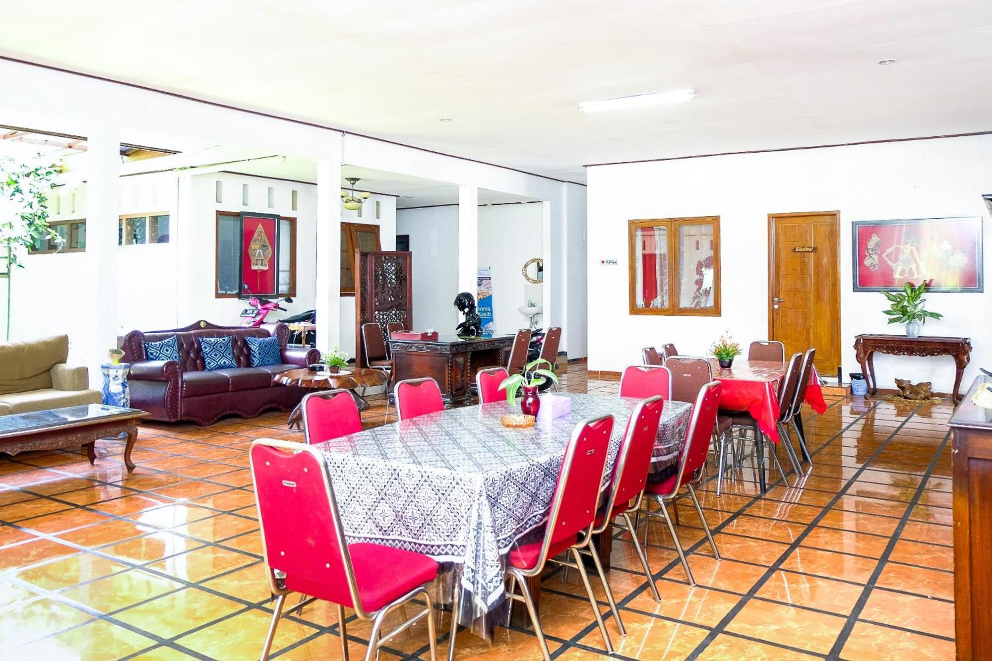 מאלאנג Super Oyo 353 Loesje Guest House Syariah מראה חיצוני תמונה