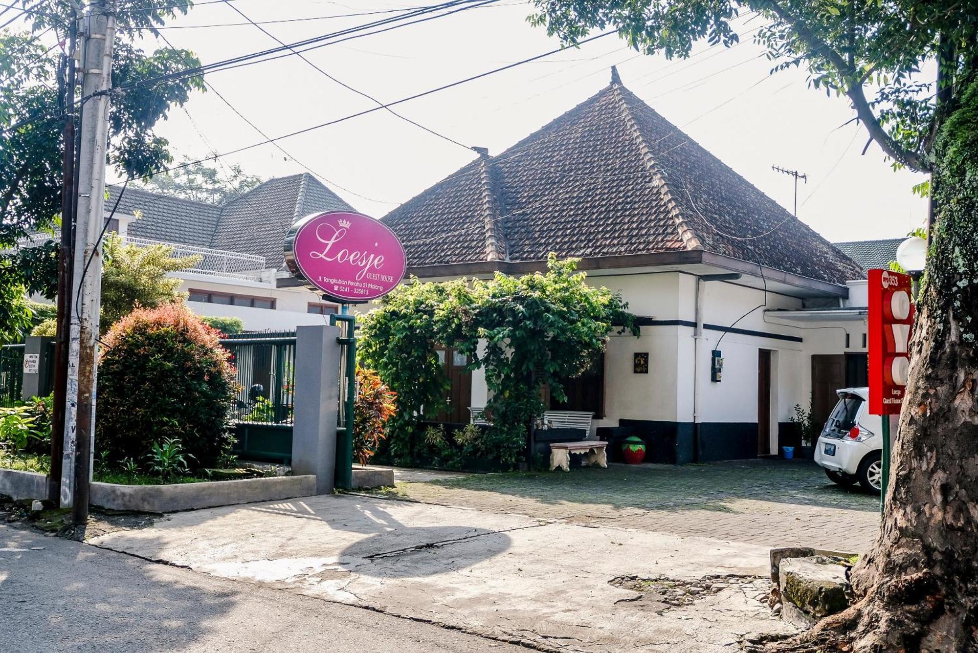 מאלאנג Super Oyo 353 Loesje Guest House Syariah מראה חיצוני תמונה